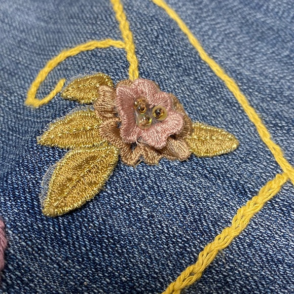 Switch USA Embroidered Denim - Picture 14 of 16